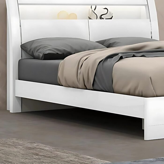 Phoebe Bed – Lacquer Finish (Queen & King)